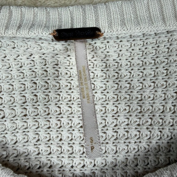 Free People Moonshine Cold Shoulder Oversized Sweater Ivory Sz S Raw Edge Fringe - Picture 3 of 9